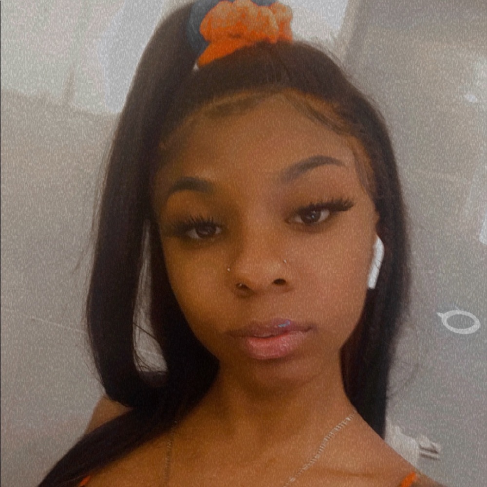 Meet your Posher, Jasmine